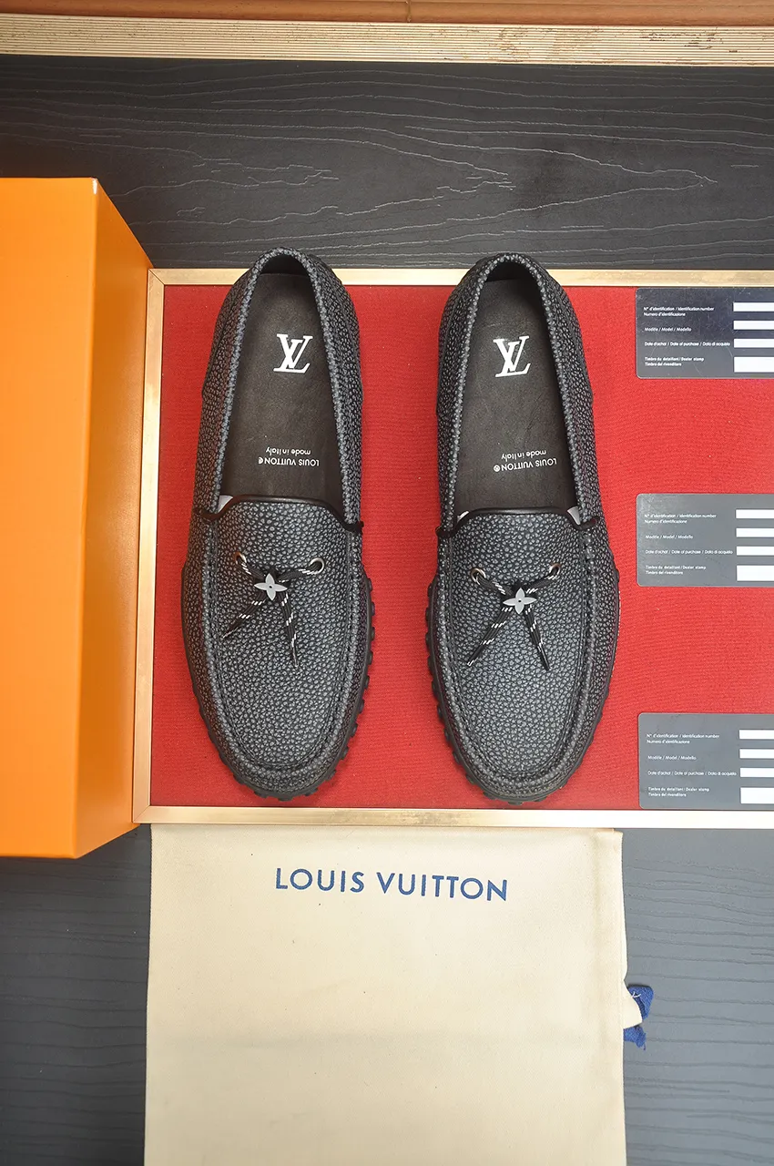 Men's men's shoes💰660💶[LOUIS VUITTON] (original order) new style🍀LV Louis Vuitton* - top version of LV classic beanie shoes! Made of imported original single cowhide, original leather side strips and wear-resistant rubber outsole! High quality products! Code number 39-45 (45 customized)